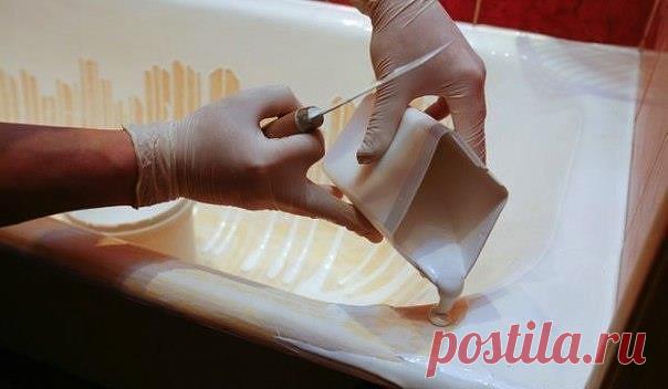 Очень простой способ как сделать ванну белоснежной!

1. Смешайте по 2 ст.л. кальцинированной и питьевой соды и натрите влажную ванну этой смесью.

2. Через 5-10 минут возьмите 50 г уксуса и 50 г отбеливателя. Не смывая первый чистящий слой, нанесите поверх него другой.

3. Через полчаса ополосните резервуар большим количеством воды.

Ваша ванна станет белоснежной - вы убедитесь в этом сами!