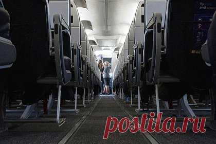 Уволенная за использование Wi-Fi на борту стюардесса получит миллионную выплату. Стюардесса авиакомпании Finnair получит миллионную выплату за необоснованное увольнение. Бортпроводница лишилась работы за использование Wi-Fi, предназначенного для клиентов. Она нарушила запрет на 19 рейсах, указав имена пассажиров и номера их кресел при входе в интернет.