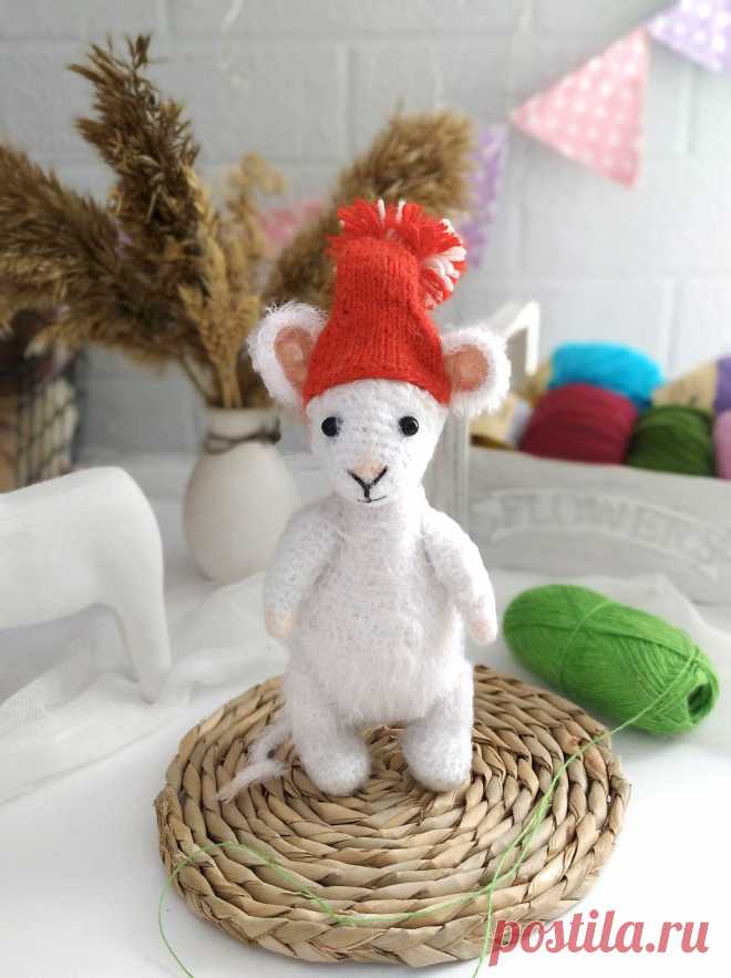 PDF Мышонок Пит крючком. FREE crochet pattern; Аmigurumi animal patterns. Амигуруми схемы и описания на русском. Вязаные игрушки и поделки своими руками #amimore - Мышь, мышка, мышонок, крыса.