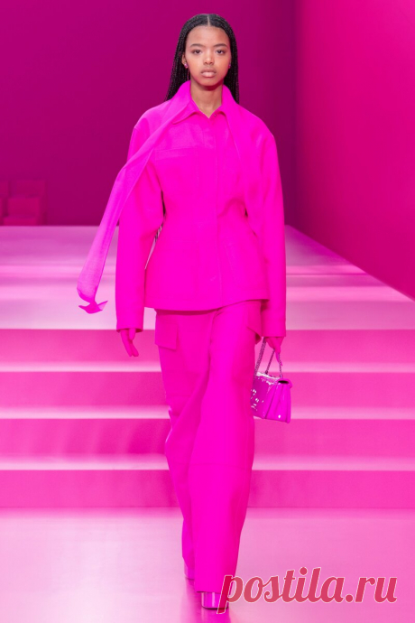 VALENTINO осень-зима 2022-2023 - рафинад, ваниль и жизнь в розовом цвете | LEPESHKINA | Яндекс Дзен