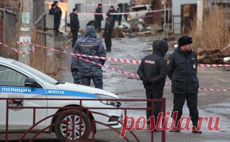 На месте крушения Су-30 в Иркутске нашли «черные ящики». Под обломками на месте крушения истребителя Су-30 в Иркутске нашли бортовой самописец и прибор регистрации параметров полета, сообщают «РИА Новости» и «Коммерсантъ». «Черные ящики» доставили для расшифровки в Подмосковье