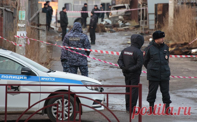 На месте крушения Су-30 в Иркутске нашли «черные ящики». Под обломками на месте крушения истребителя Су-30 в Иркутске нашли бортовой самописец и прибор регистрации параметров полета, сообщают «РИА Новости» и «Коммерсантъ». «Черные ящики» доставили для расшифровки в Подмосковье