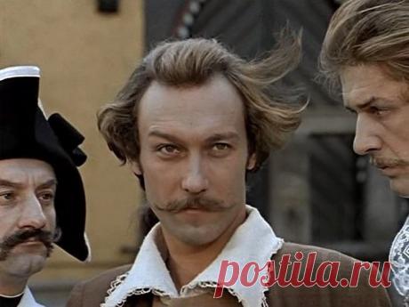 За кадром фильма «Тот самый Мюнхгаузен»: Почему Янковского не хотели утверждать на роль, а Абдулов на съемках ломал пальцы