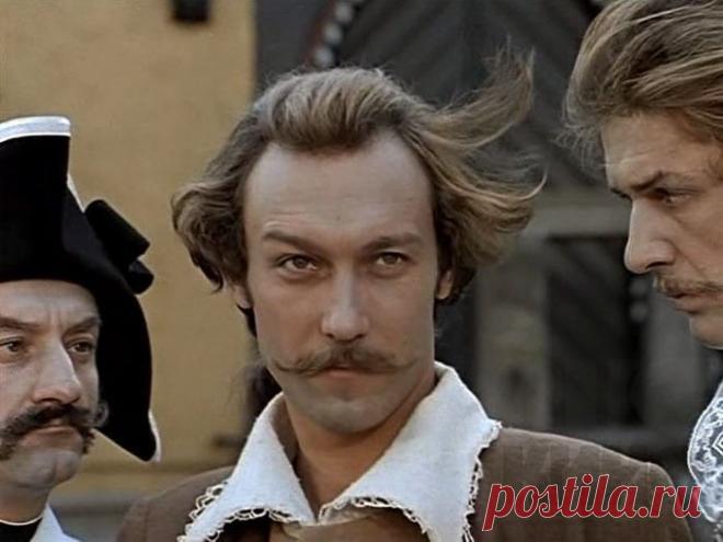 За кадром фильма «Тот самый Мюнхгаузен»: Почему Янковского не хотели утверждать на роль, а Абдулов на съемках ломал пальцы