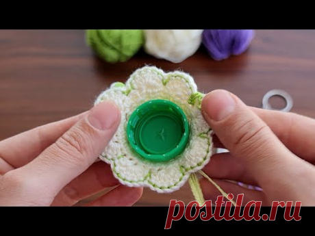 SUPER IDEAS!😍 Look what I did with the plastic caps I found in the trash! Keychain mini hat#crochet