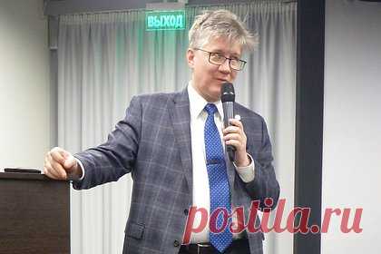 Известного историка уволили из Европейского университета. Известного историка-американиста Ивана Куриллу уволили из Европейского университета (ЕУ) в Санкт-Петербурге за прогулы. По словам самого ученого, это произошло, несмотря на согласованный «более чем за год» творческий отпуск. В феврале 2022 года он подписал открытое обращение ученых с осуждением СВО.