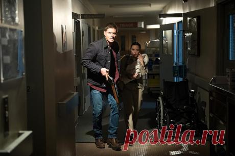 Out of the Darkness, Into the Fire (2015) Jensen Ackles and Laci J Mailey in Supernatural (2005)