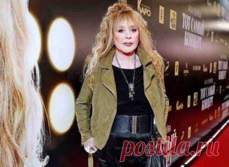 Приготовила кефирный коктейль по рецепту Аллы Пугачевой.

 Буду его сегодня на ужин пить и худеть в 60 лет
-------------------------------------------------------------
Добрый день, читатели блога "Блогер на пенсии"!
Я сегодня приготовила кефирный коктейль по рецепту Аллы Пугачевой. Нашла данный рецепт в сайте "Домашний Очаг". Там было сказано, что Алла Борисовна похудела на таком коктейле на 20 кг. Конечно, примадонна пила не только один кефир.
В рационе похудения Аллы Пу...