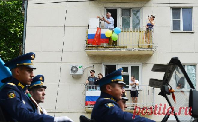 Губернатор связал парад в Новороссийске с «огромной ответственностью». Парад в честь Дня Победы состоится в Новороссийске, хотя его проведение — это «огромная ответственность», написал губернатор Вениамин Кондратьев.