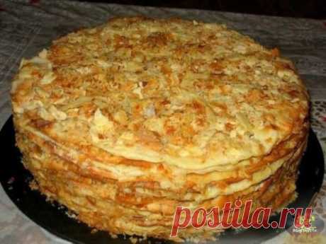 Tеперь готовлю «Наполеон» только на сковороде.

Этим рецептом со мной поделилась много лет назад мама моей подруги! С тех пop я перепробовала много paзных «Наполеонов», но к этому рецепту возвращаюсь всегда!

Нам нужно взять:
Для теста:
мука — 3 стак.;
сахар — 1 стак.;
масло сливочное — 2 ст. лож.;
яйца — 3 шт.;
сода — 2/3 ч. лож.;
соль — щепотка;

Для крема:
молоко — 1 л;
яйца — 3 шт.;
мука — 2 ст. лож.;
сахар — 1 стак.;
ванилин;
орехи грецкие — 100 г;

ГОТОВИМ:
Чтобы при...