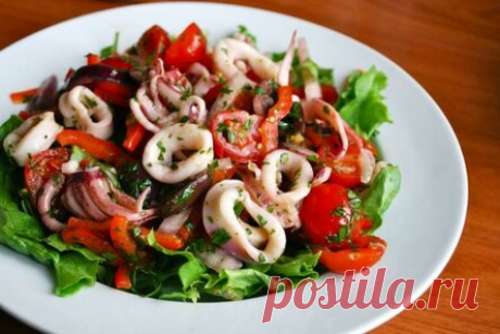 Салаты с кальмарами: 20 самых вкусных и простых рецептов