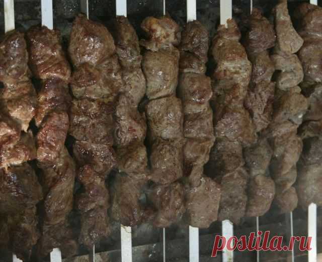 Шашлык нарезка,формовка,маринад ,жарка.Скоро лето !!!