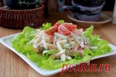 5 лёгких и очень вкусных салатов до 100 ккал (на 100 г)

Сохрани себе!

1. Супер-лёгкий салатик для позднего ужина
на 100грамм - 33.95 ккалБ/Ж/У - 1.17/0.44/6.21

Ингредиенты:
2 свежих огурца
2 сырых моркови
2 яблока
100 г зеленого салата
1/2 стакана натурального йогурта
1/4 лимона
соль, перец по вкусу

Приготовление:
Обмытые свежие огурцы, сырую морковь и яблоки нарезать тонкой
соломкой, а листики салата на 3-4 части каждый.
Все это перемешать и заправить йогуртом, добави...