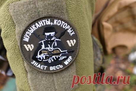 На Урале с почестями похоронят торговавшего наркотиками вагнеровца. В Ивделе Свердловской области с почестями похоронят на городском кладбище бойца частной военной компании (ЧВК) «Вагнер» Ивана Горского, погибшего в ходе специальной военной операции. До вступления в ЧВК уралец отбывал наказание в колонии строгого режима за торговлю наркотиками.
