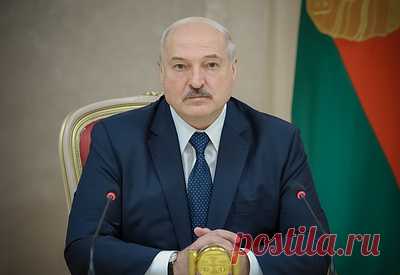 Лукашенко надеется, что после СВО у России с Украиной будет обычная граница. Президент Белоруссии подчеркнул, что эта граница будет "усиленная охрана с одной и с другой стороны"