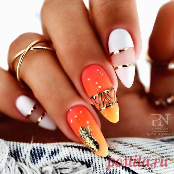 Модный маникюр с полосками