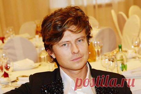 Шаляпин признался в обмане с возрастом покойной жены
Артист рассказал, сколько на самом деле было лет его избраннице Прохор Шаляпин....
Читай дальше на сайте. Жми подробнее ➡