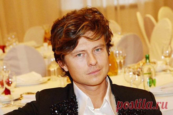 Шаляпин признался в обмане с возрастом покойной жены
Артист рассказал, сколько на самом деле было лет его избраннице Прохор Шаляпин....
Читай дальше на сайте. Жми подробнее ➡