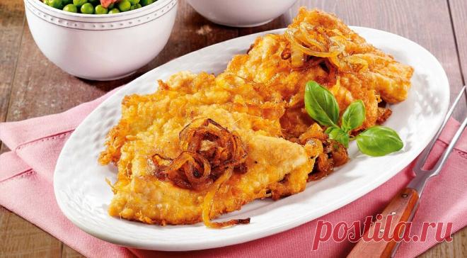 ​Шницель из индейки Ингредиенты:
Филе индейки — 500 гПомидоры — 2–3 шт.Сыр — 200 гЯйцо — 1 шт.Масло растительное — 2 ст. л.Соль — по вкусуПерец черный — по вкусуПриготовление:1. Филе индейки нарежьте на куски толщиной 0,5 см. Слегка отбейте молоточком или...