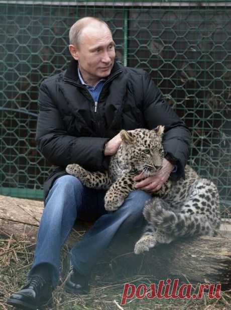 Считаю очень опасным закладывать в головы людей идею об их исключительности, чем бы это ни мотивировалось. Мы разные, но когда мы просим Господа благословить нас, мы не должны забывать, что Бог создал нас равными. (Владимир Путин)