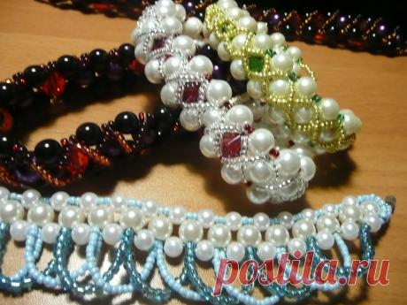 Мои работы по бисеру - это браслеты, очень просты в исполнении, важно только немножко фантазии в цветовой гамме, или в соединении камней. На основе таких браслетов можно делать колье, ив процессе возникает изделие немного в восточном стиле. Если нравится попробуйте сделать.
