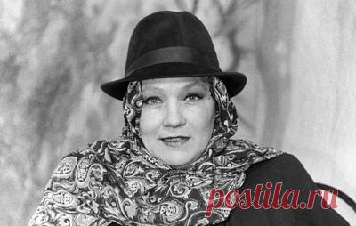 Росла в детдоме, была штукатуром, но мечтала о другом. Как Нина Русланова стала звездой. 5 декабря народной артистке исполнилось бы 80 лет