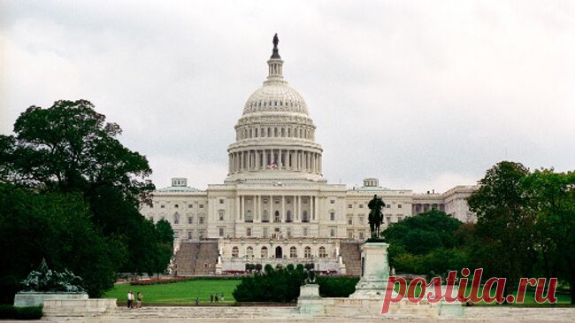 Конгресс США вызвал Клинтонов на допрос по делу Эпштейна