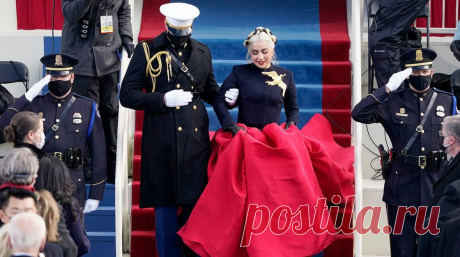 Леди Гага стала посмешищем в сети, а Джей Ло иконой стиля