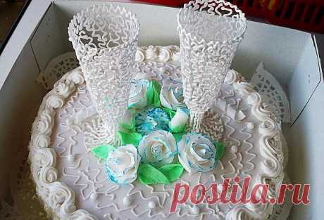 Готовим айсинг (рисовальную сахарно-белковую массу).