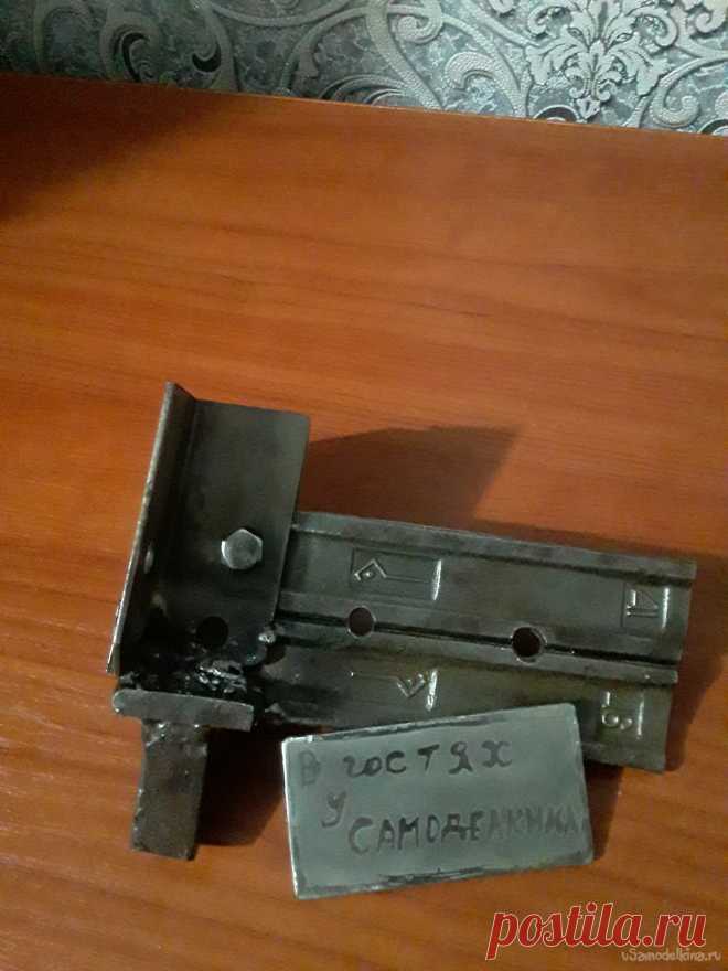 Кузнечная обжимка Всем Здравствуйте появилась задача сделать небольшую кованую калитку с декоративными элементами и появилось необходимость некоторых приспособлений. Все детали можно отковать и без чего-то, но как всегда лень да и время мало и по этому с помощником все гораздо красивее и быстрее. В кузнечном деле