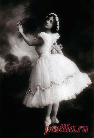 Ballerina Anna Pavlova,  flickr от Ballet-school.ru  |  Пин от пользователя Allison Royalty на доске Famous/Infamous People |  Pinterest