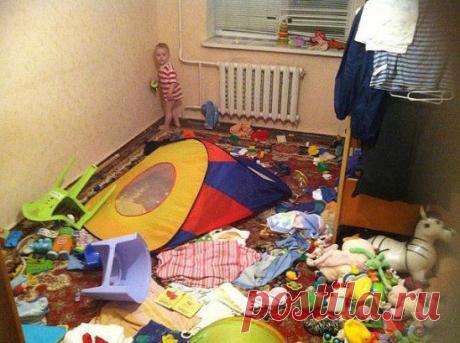 Я в углу постою, пока вы убираться будете?