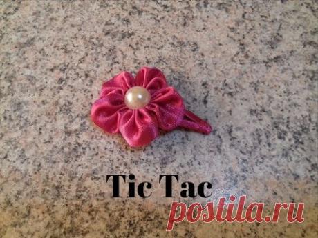 Tic tac com flor de cetim