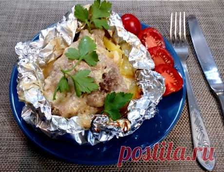 Попробуйте приготовить мясо по - французски с индюшатиной. Замечательный вкус, малокалорийно и быстро!