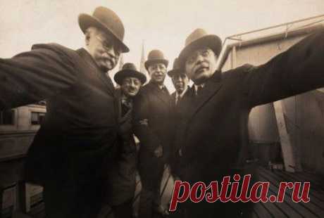 Американская компания открыла школу селфи | Е-генератор: идеи, концепции, реклама, креатив