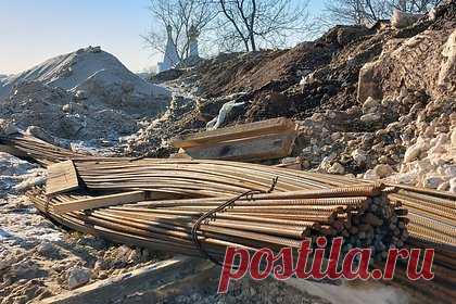 В России резко подешевела арматура. Федеральная антимонопольная служба (ФАС) заявила о снижении цен на арматуру на 15,7 процента, наблюдающемся в декабре в сравнении с данными за октябрь. Ранее ФАС направила крупнейшим производителям письма о недопустимости необоснованного роста цен, на фоне чего стала развиваться биржевая торговля этой продукцией.