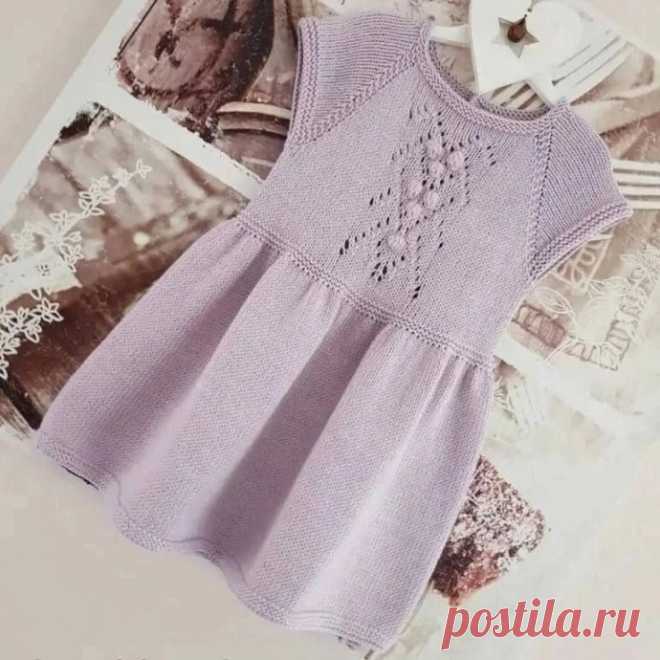 Детское платье спицами Автор @knittingwithlove◇пряжа Loro Piana ,85% хлопок,15% кашемир,600 метров◇◇размер 1,5-2,5 года◇• моя плотность 7,5 см=18 п,2,4 п в 1 см• спицы N3,5,N4• платочная вязка ,верх платья-N3,5• основное полотно N4• на спицы N3,5 набрать 80п ,6 рядов платочки,6 ряд дырочка для пуговицы (3...