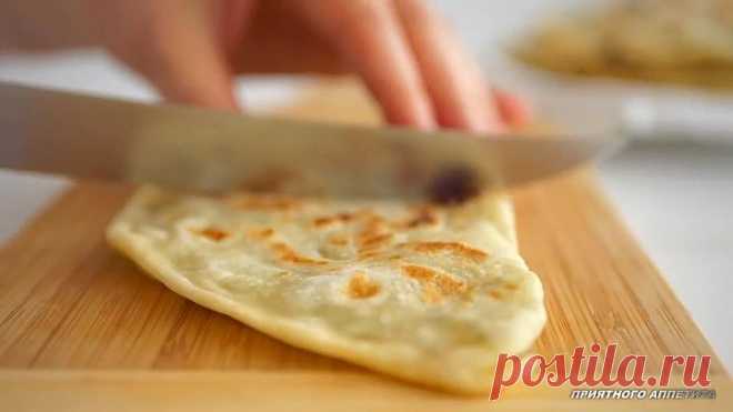 Лепешки на сковороде с двумя видами начинки