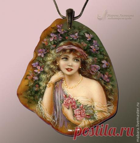 Кулон "В мечтах..." - хаки,сиреневый,рыжий,телесный,натуральный камень