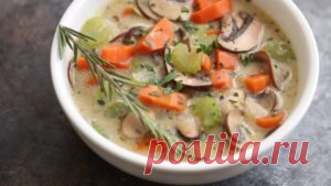 Подоспел новый сливочный рецепт - 
Сырный суп пюре с курицей и грибами - невозможно устоять! 
Ингредиенты - сливочное масло, оливковое масло, куриное филе или бедра, соль, перец, чеснок, шампиньоны, лук, морковь, сельдерей, тимьян, мука, куриный бульон, лавровый лист, петрушка, розмарин, сливки, сыр.