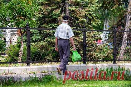 В Британии заподозрили ВСУ в вербовке российских пенсионеров и подростков. Британский политолог Марк Галеотти считает, что Главное управление разведки Министерства обороны Украины (ГУР МО) может стоять за последними диверсионными атаками в России. При этом ВСУ вербуют пенсионеров и подростков. Об этом эксперт заявил в интервью британскому изданию The Times.