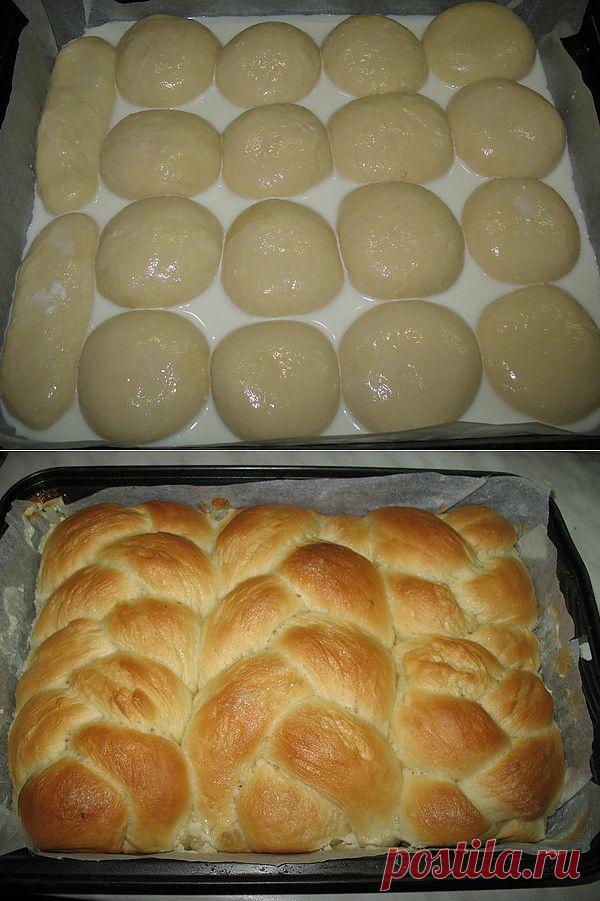 Молоком мы заливаем и вкусняшки выпекаем.