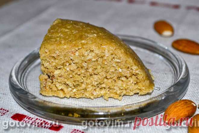 Домашняя халва из овсяных хлопьев. Рецепт с фото Сколько «халва» не говори, слаще во рту не будет. Поэтому попробуйте приготовить домашнюю халву, в которой только полезные ингредиенты. Да и тех в рецепте халвы коротенький список: овсяные хлопья, натуральный мед и подсолнечное масло не дезодорированное. А для разнообразия вкуса добавлен молотый миндаль. Вместо миндаля можно положить семечки подсолнечника, тыквы, изюм, какао порошок или кэроб, мак или любые сухофрукты. Если ...