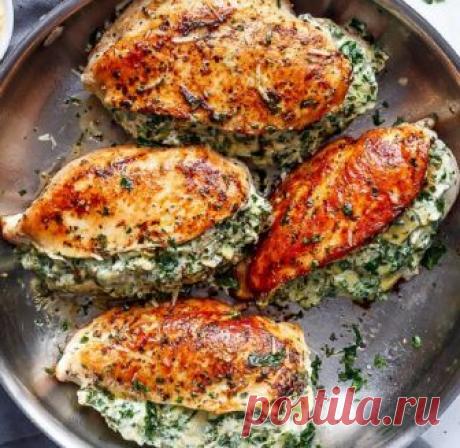 Как вкусно приготовить куриное филе. Мясо получается невероятно сочным и пикантным! У каждой опытной хозяйки наверняка в морозилке лежит продуктовая заначка в виде куриного филе. Такой резерв нередко выручает в случае внезапно нагрянувших гостей. Часто достаточно приготовить отварной картофель и несколько куриных отбивных, чтобы накормить незваных визитеров...