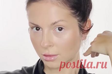 Нюша показала лицо без макияжа. Российская певица Анна Шурочкина, выступающая под псевдонимом Нюша, показала естественную внешность и восхитила фанатов. Знаменитость разместила видео, на котором она продемонстрировала внешность до и после нанесения макияжа. Так, в начале ролика звезда предстала перед камерой в черном халате и с пучком на голове.