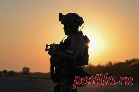 Российский разведчик рассказал об атаке на позиции ВСУ под Харьковом. Шесть разведчиков первой гвардейской танковой армии Западной группировки войск провели атаку на один из опорных пунктов Вооруженных сил Украины (ВСУ) под Харьковом. Об этом заявил российский разведчик, учувствовавший в операции. ПО его словам, они выбрали самый наглый, дерзкий маршрут по открытому участку местности.