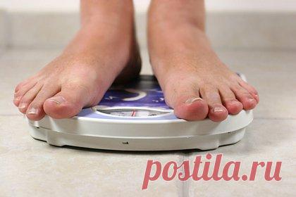 Врач назвал секрет похудения без обвисшей кожи. О том, как нужно худеть, чтобы не обвисала кожа, рассказал эндокринолог-диетолог Олег Ирышкин. Чтобы обеспечить себе похудение без обвисшей кожи, сказал он, нужно худеть со скоростью полкилограмма-килограмм в неделю. Также он призвал заняться силовым тренингом, а не другими видами спорта.