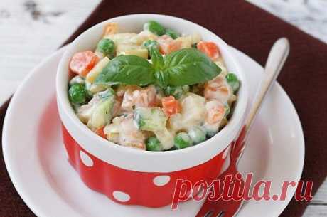 Оливье с малосольной семгой | Наша кухня