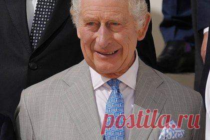 В США обратили внимание на галстук Карла III на фоне скандала с Грецией. Король Великобритании Карл III надел на конференцию ООН по климату сине-белый галстук с крестом, похожий на расцветку и символику флага Греции. В Bloomberg подчеркнули, что инцидент произошел после скандала дипломатического скандала между странами и может считаться попыткой загладить вину.