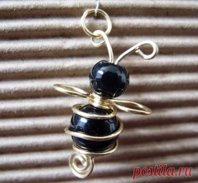cbee charm | JewelryLessons.com